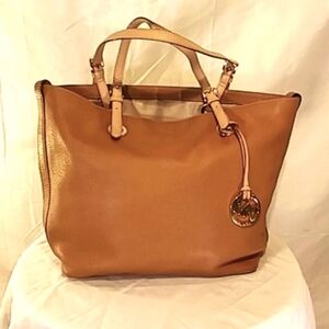 Like New Michael Kors Tan Pebble Leather Tote bag